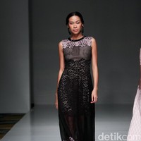 Koleksi Votum by Sebastian Gunawan mengusung tema Shades of Mind di IPMI Trend Show 2017. The Hall Lt. 8, Senayan City. Jakarta. [Foto: Mohammad Abduh/Wolipop]