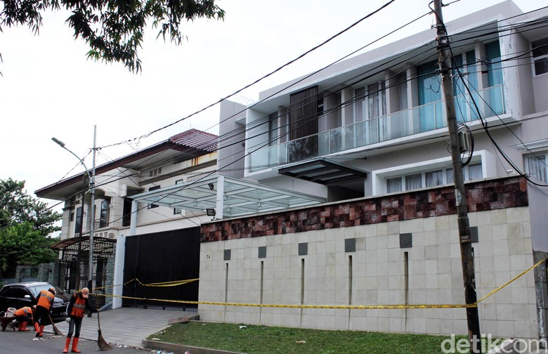 Polisi Gelar Pra-rekonstruksi Kasus Perampokan di Pulomas Besok Polisi Gelar Pra-rekonstruksi Kasus Perampokan di Pulomas Besok