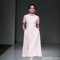 Koleksi Votum by Sebastian Gunawan mengusung tema Shades of Mind di IPMI Trend Show 2017. The Hall Lt. 8, Senayan City. Jakarta. [Foto: Mohammad Abduh/Wolipop]