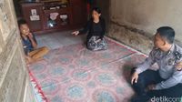 Keluarga Emi dan Santi di Sukabumi. (Syahdan Alamsyah/detikcom)
