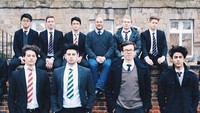 Ia telah menyelesaikan sekolahnya di Sevenoaks School di London. (Dok. Instagram/___aryan___)