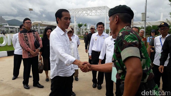 Di Depan Akademisi dan Pengusaha, Jokowi Pamer Percantik Perbatasan