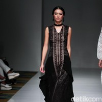 Koleksi Votum by Sebastian Gunawan mengusung tema Shades of Mind di IPMI Trend Show 2017. The Hall Lt. 8, Senayan City. Jakarta. [Foto: Mohammad Abduh/Wolipop]