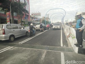 2 Jam Uji Coba Flyover Mural, Lalin Antapani-Jalan Jakarta Relatif Lancar