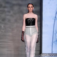 Koleksi Hian Tjen mengusung tema Osmosis di IPMI Trend Show 2017. The Hall Lt. 8, Senayan City. Jakarta. [Foto: Mohammad Abduh/Wolipop]