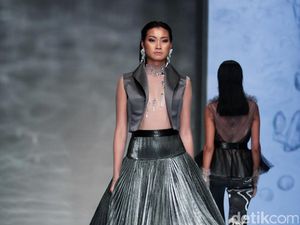 Foto: Koleksi Hian Tjen di IPMI Trend Show 2017