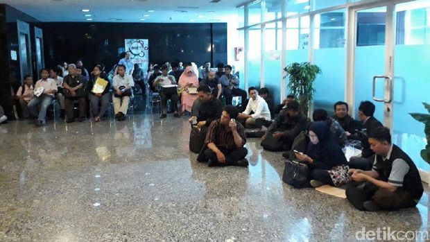 Penampakan Padatnya Kantor Pajak Oleh Pengantre <i>Tax Amnesty</i>