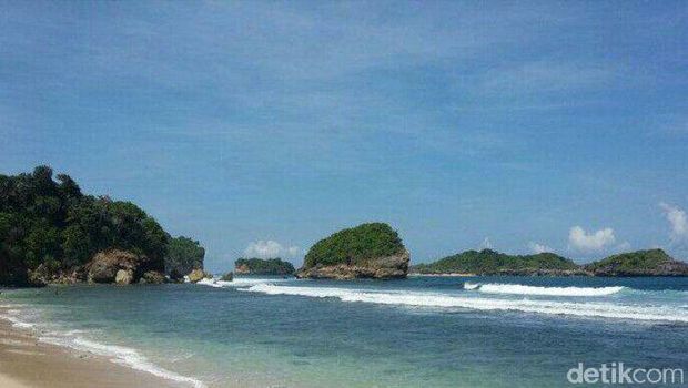 Pantai Peh Pulo, Blitar