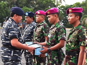 Tangkap Perompak di Selat Malaka, Prajurit TNI AL Terima Penghargaan