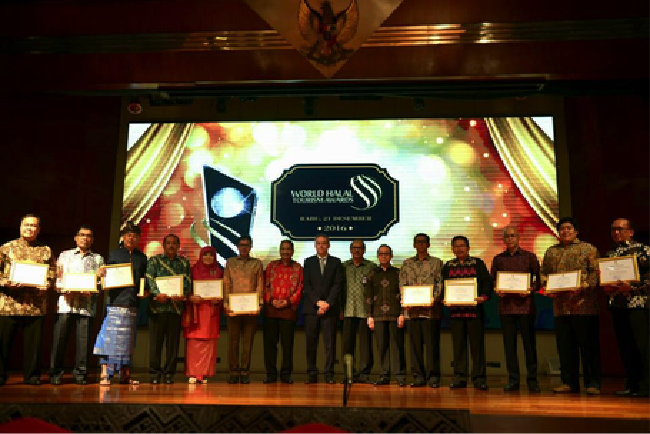 Desember: Indonesia Borong Penghargaan World Halal Tourism Award