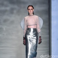 Koleksi Hian Tjen mengusung tema Osmosis di IPMI Trend Show 2017. The Hall Lt. 8, Senayan City. Jakarta. [Foto: Mohammad Abduh/Wolipop]