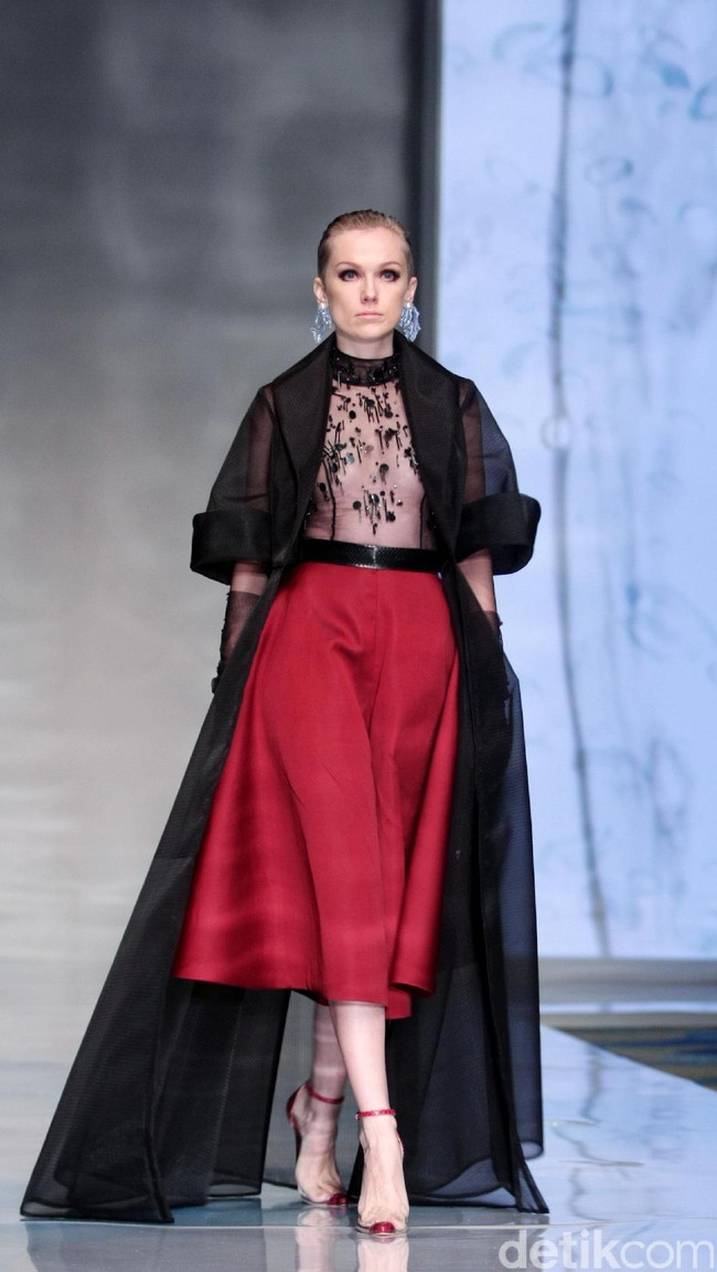 Koleksi Hian Tjen mengusung tema Osmosis di IPMI Trend Show 2017. The Hall Lt. 8, Senayan City. Jakarta. [Foto: Mohammad Abduh/Wolipop]