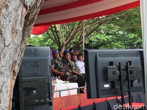 Sambangi Mako Paspampres, Jokowi Saksikan Simulasi Pengamanan Presiden