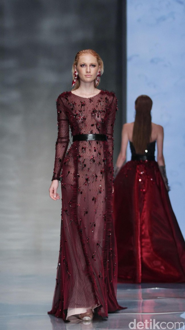 Koleksi Hian Tjen mengusung tema Osmosis di IPMI Trend Show 2017. The Hall Lt. 8, Senayan City. Jakarta. [Foto: Mohammad Abduh/Wolipop]