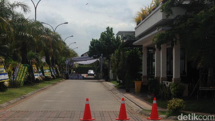 Rumah Duka Ir Dodi Sepi, Hanya Ada Tenda dan Kursi Kosong