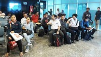 Di lantai 2 Gedung Utama dan lantai 1 Gedung A. Puluhan pegawai pajak disebar untuk memfasilitasi kebutuhan dari wajib pajak.