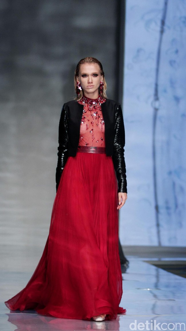 Koleksi Hian Tjen mengusung tema Osmosis di IPMI Trend Show 2017. The Hall Lt. 8, Senayan City. Jakarta. [Foto: Mohammad Abduh/Wolipop]