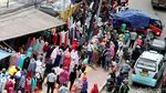 PKL Kuasai Pedestrian Baru di Tanah Abang