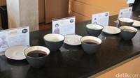 Tiap kopi akan diseduh dan dapat dicicipi secara gratis. Kamu akan tahu, apa sih perbedaan antara Kopi Aceh Gayo dan Kopi Toraja (Afif/detikTravel)