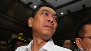 Korupsi Raperda Reklamasi, M Sanusi Menangis Divonis 7 Tahun Penjara