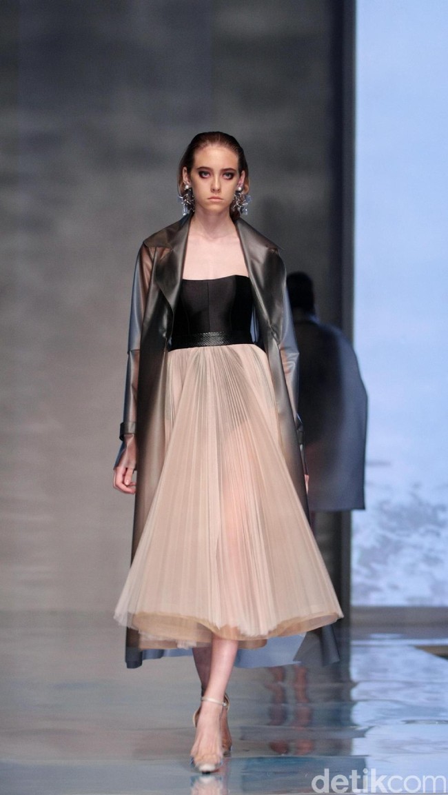 Koleksi Hian Tjen mengusung tema Osmosis di IPMI Trend Show 2017. The Hall Lt. 8, Senayan City. Jakarta. [Foto: Mohammad Abduh/Wolipop]