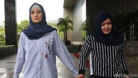 Inneke juga sebelumnya sudah pernah menjenguk Fahmi di Rutan Pomdam Guntur pada Selasa (27/12) lalu. Fahmi, yang juga menjabat Bendahara MUI nonaktif, telah ditetapkan sebagai tersangka dan ditahan oleh penyidik KPK