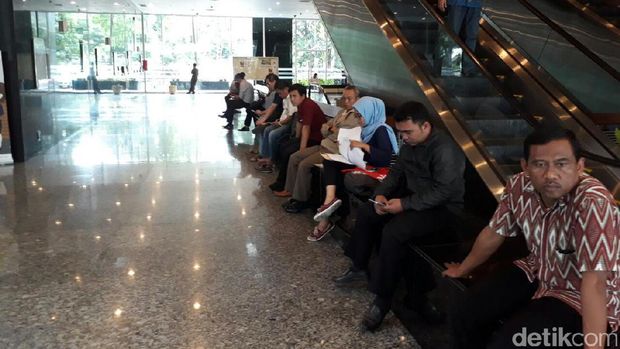 Penampakan Padatnya Kantor Pajak Oleh Pengantre <i>Tax Amnesty</i>