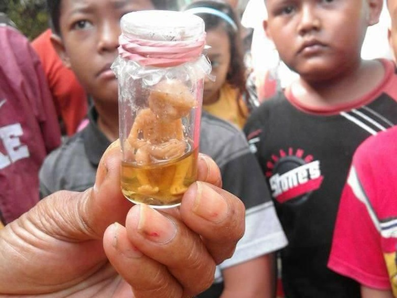 Geger Tuyul Tertangkap di Kaliwungu Jateng, Ternyata Boneka ET Geger Tuyul Tertangkap di Kaliwungu Jateng, Ternyata Boneka ET