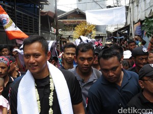 Agus Yudhoyono Catat Keluhan Warga Kapuk Muara soal Air PAM Kotor