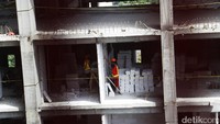 Luas masing-masing Rusun adalah 36 meter persegi terdiri dari dua ruang tidur, ruang tamu, kamar mandi dan dapur.