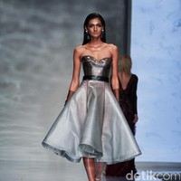 Koleksi Hian Tjen mengusung tema Osmosis di IPMI Trend Show 2017. The Hall Lt. 8, Senayan City. Jakarta. [Foto: Mohammad Abduh/Wolipop]