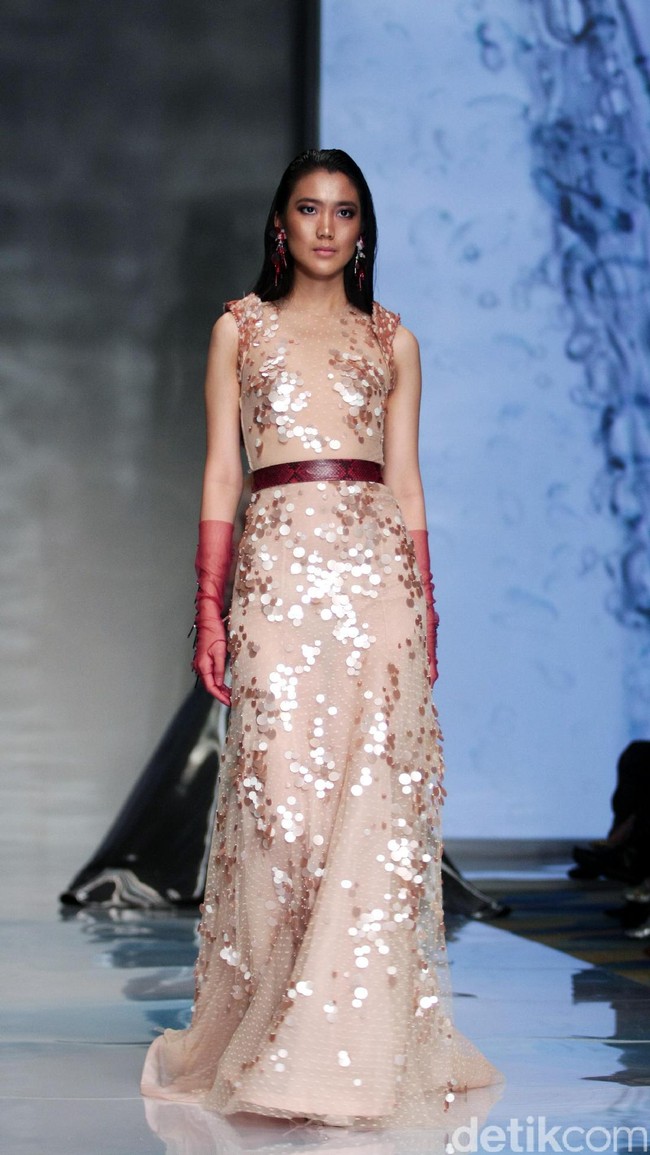 Koleksi Hian Tjen mengusung tema Osmosis di IPMI Trend Show 2017. The Hall Lt. 8, Senayan City. Jakarta. [Foto: Mohammad Abduh/Wolipop]