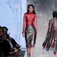 Koleksi Hian Tjen mengusung tema Osmosis di IPMI Trend Show 2017. The Hall Lt. 8, Senayan City. Jakarta. [Foto: Mohammad Abduh/Wolipop]