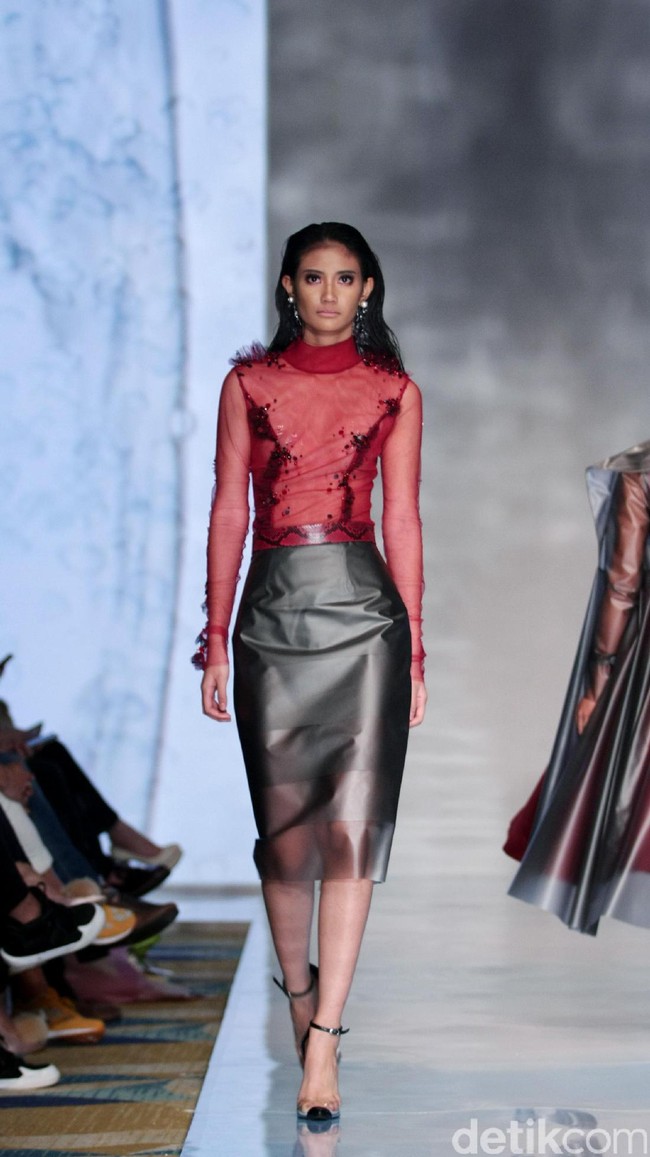 Koleksi Hian Tjen mengusung tema Osmosis di IPMI Trend Show 2017. The Hall Lt. 8, Senayan City. Jakarta. [Foto: Mohammad Abduh/Wolipop]