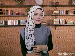 Video: Tutorial Hijab Layer Samping untuk Pergi Reuni
