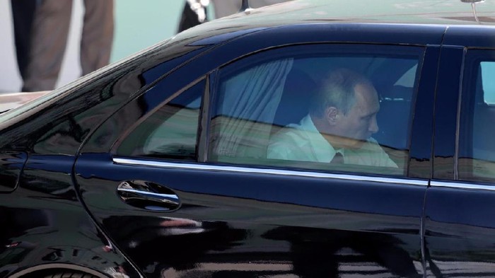 Limo Bekas Presiden Putin Dijual Rp 18 Miliar