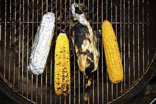 Ini 4 Cara Membakar Jagung Manis yang Enak