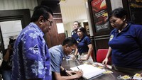 Diduga Gde mentransfer sejumlah uang kepada Zamran, tersangka kasus ITE yang juga saksi di kasus makar. Namun, Argo belum dapat merinci nominal uang yang ditransfer.