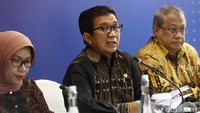 Program Layanan Keuangan Tanpa Kantor dalam Rangka Inklusif (Laku Pandai) juga mencatat OJK berhasil menambah dana pihak ketiga sebanyak Rp 93,79 miliar, dengan jumlah nasabah sebanyak 1.948.999 nasabah.
