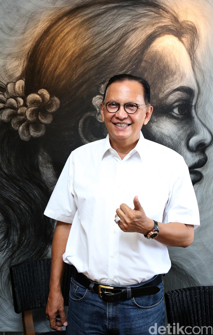 Foto Bareng Roy Marten Tersebar, Calon Suami Dini Marah-marah