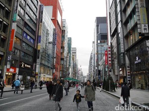 CFD di Jepang Bisa Sekalian Belanja Barang Branded