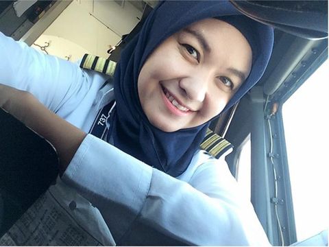Foto: Hijab Ala Iin Irjayanti, Pilot Indonesia yang Populer di Instagram