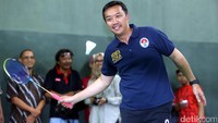 Menteri Pemuda dan Olahraga Imam Nahrawi menandai momen akhir tahun dengan cara khusus. Dia menantang para olimpian bulutangkis, termasuk Taufik Hidayat, tanding dalam laga ekshibisi.