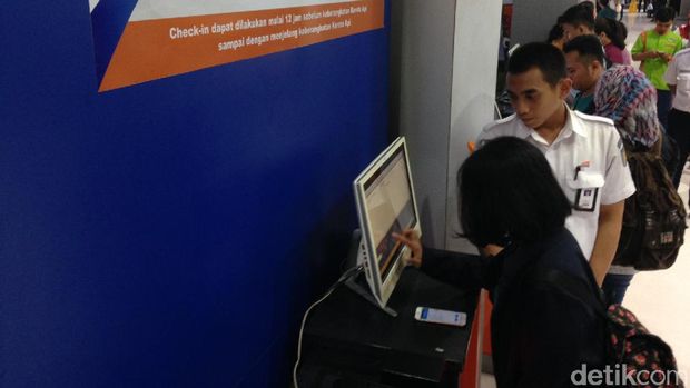 Menhub Sidak Kesiapan Transportasi Liburan Tahun Baru di Surabaya