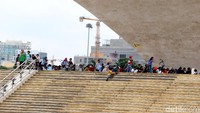 Tugu Monas termasuk yang paling ramai dikunjungi.