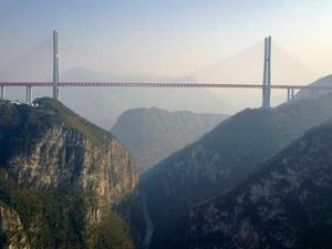 Penampakan Jembatan Tertinggi Dunia di China