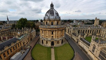 Universitas Oxford telah ada lebih lama dari suku Aztec, jauh lebih lama. Oxford adalah universitas tertua di dunia berbahasa Inggris. Suku Aztec mendirikan kota Tenochtitlán, yang akan menjadi jantung kerajaan mereka, pada tahun 1325. Orang-orang sudah mengajar di Oxford sejak tahun 1096. Maka, suku Aztec Kuno mungkin tidak tampak begitu kuno lagi. Foto: Carl Court/Getty Images