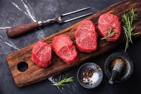 Mau Bikin <i>Beef Steak</i> yang Empuk <i>Juicy</i>? Ikuti Tips dari Chef Revo Ini