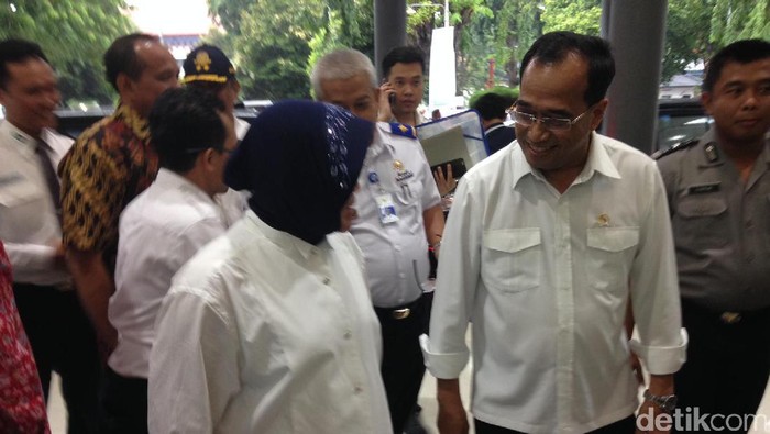 Menhub Sidak Kesiapan Transportasi Liburan Tahun Baru di Surabaya