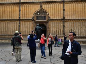 Institusi di Oxford Ganti Nama Usai Terima Sumbangan Bikini Airline, Kok?
